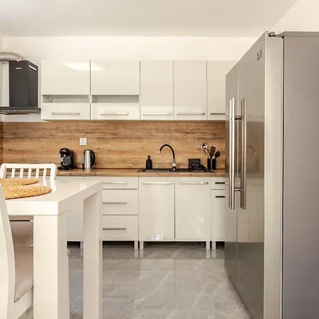 Comfort In Nivy New Downtown At Bus Station Apartman Pozsony